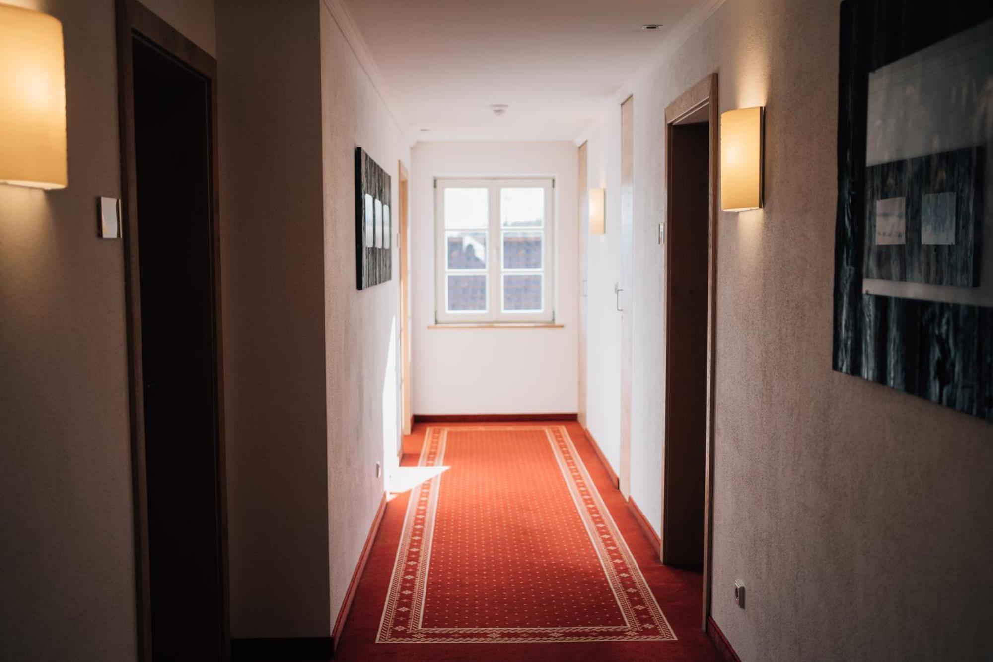 Klostermaier Hotel & Restaurant Иккинг Экстерьер фото